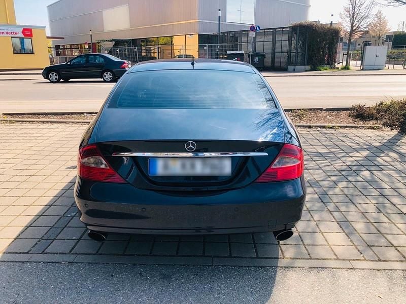Gebraucht Mercedes CLS320 232 PS (170 kW) 2007 Violet Limousine