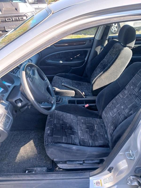 Gebraucht Honda Accord 136 PS (100 kW) 2000 Silber Limousine