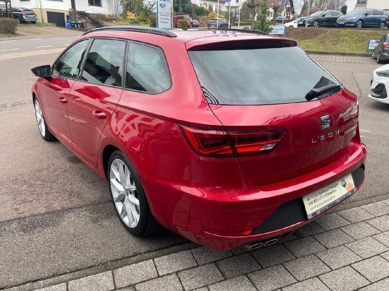 Gebraucht Seat Leon ST FR 150 PS (110 kW) 2018 Desire rot Kombi
