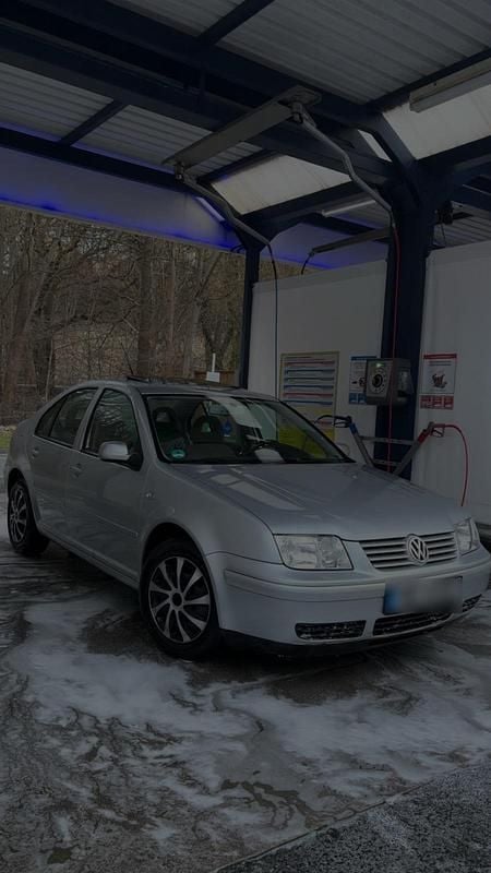 Second-hand VW Bora 110 CP (80 kW) 2000 Gri Berlinǎ