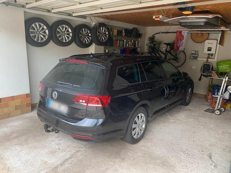 Gebraucht VW Passat 130 PS (95 kW) 2020 Schwarz Kombi