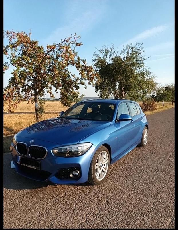 Blau Gebraucht 2017 BMW 118 M Sport Kleinwagen | 15.500 € (Fairer Preis) - Bild 1/4