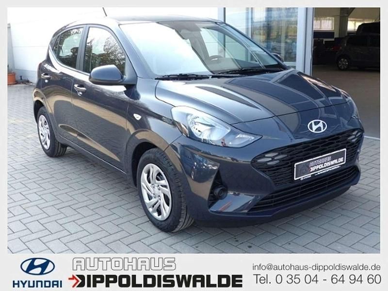 Grau Gebraucht 2024 Hyundai i10 Select Kleinwagen | 13.690 € (Superpreis) - Bild 1/4