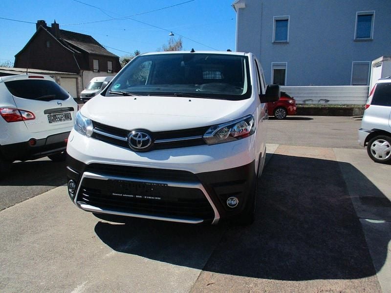 Gebraucht Toyota Proace 120 PS (88 kW) 2021 Weiß Van / Kleinbus