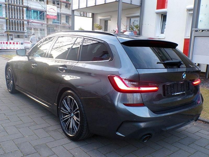Gebraucht BMW 318 M Sport 156 PS (114 kW) 2022 Grau Limousine