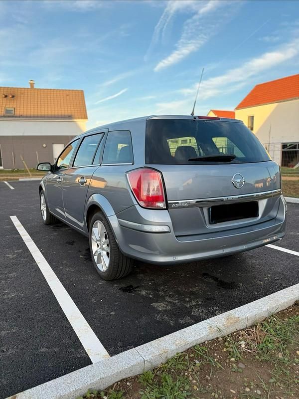 Gebraucht Opel Astra 140 PS (102 kW) 2010 Kombi