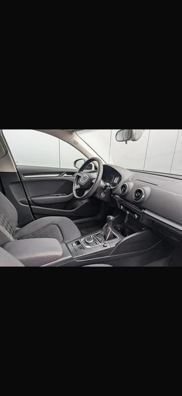 Gebraucht Audi A3 Sportback 105 PS (77 kW) 2013 Schwarz Kleinwagen