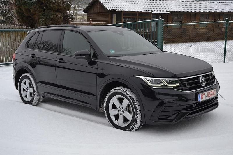 Gebraucht VW Tiguan R-line 150 PS (110 kW) 2023 Schwarz SUV
