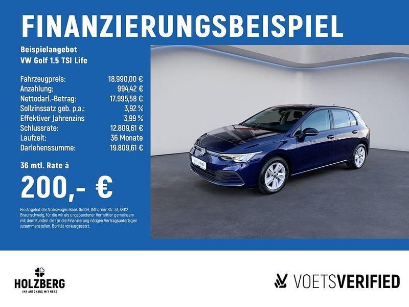 Gebraucht VW Golf Life 131 PS (96 kW) 2022 Atlantic blue metallic Limousine