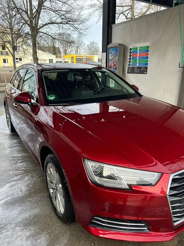 Gebraucht Audi A4 150 PS (110 kW) 2017 Rot Kombi