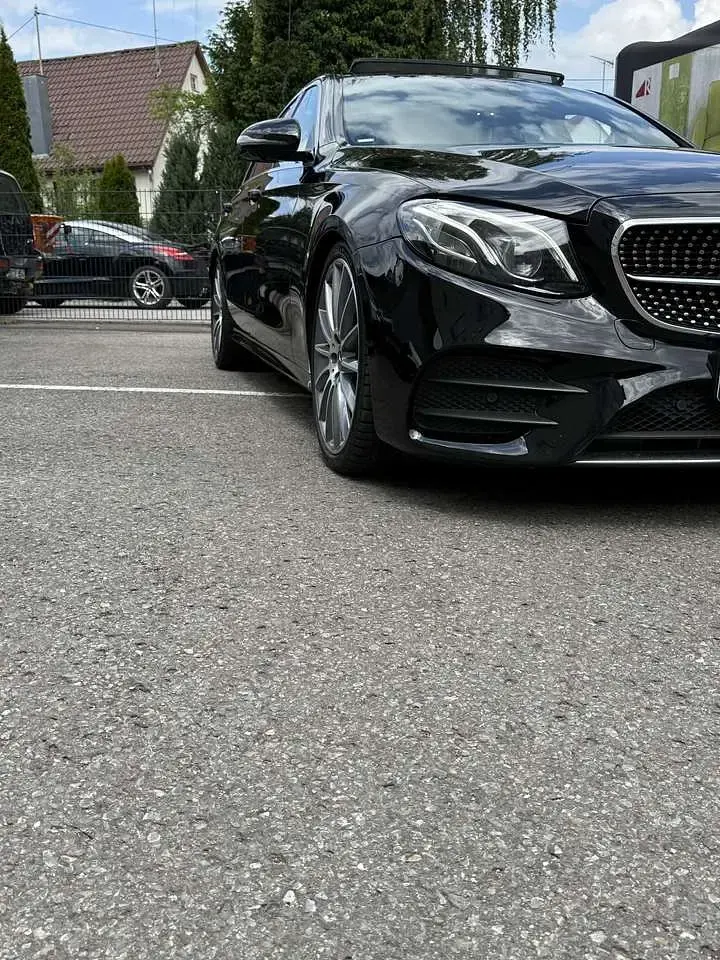 Gebraucht Mercedes E350 286 PS (210 kW) 2020 Schwarz Limousine
