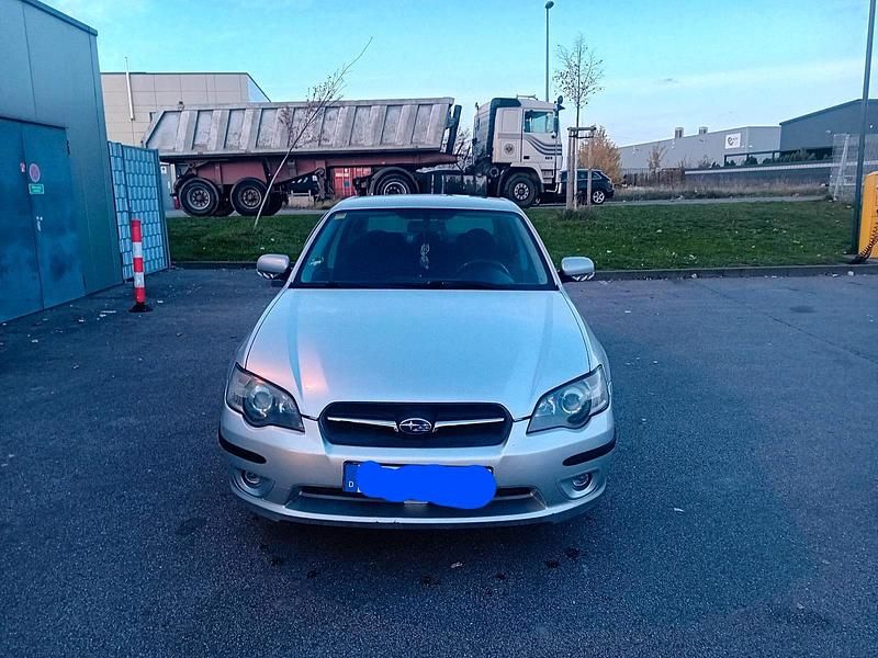 Silber Gebraucht 2004 Subaru Legacy Limousine | 2.100 € (Fairer Preis) - Bild 1/4