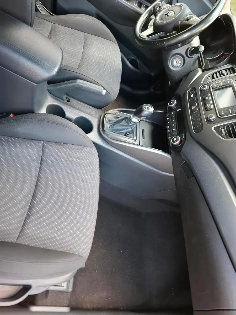 Gebraucht Kia Carens 132 PS (97 kW) 2013 Grau Van / Kleinbus