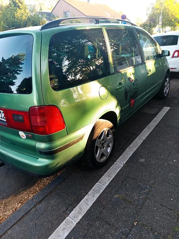 Gebraucht VW Sharan 116 PS (85 kW) 2001 Grün Van / Kleinbus