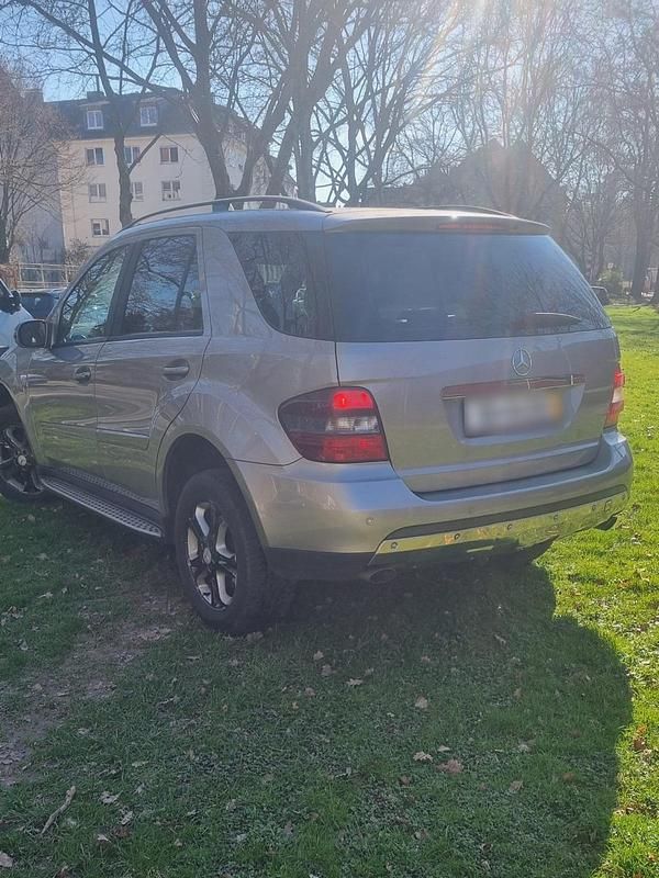 Gebraucht Mercedes ML280 190 PS (139 kW) 2006 Gold SUV