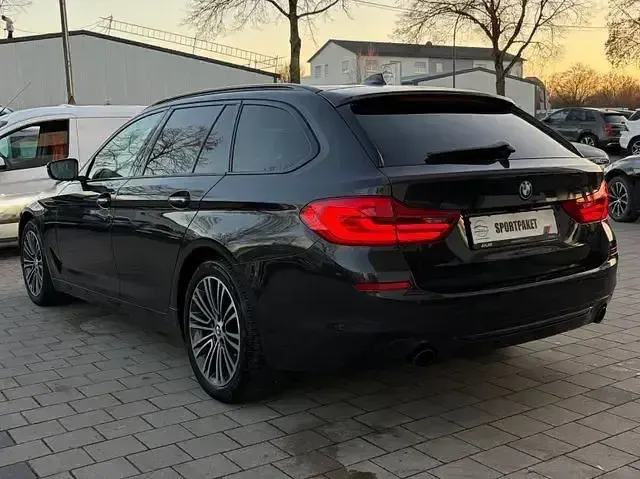 Gebraucht BMW 525 M Sport 231 PS (169 kW) 2018 Grau Kombi