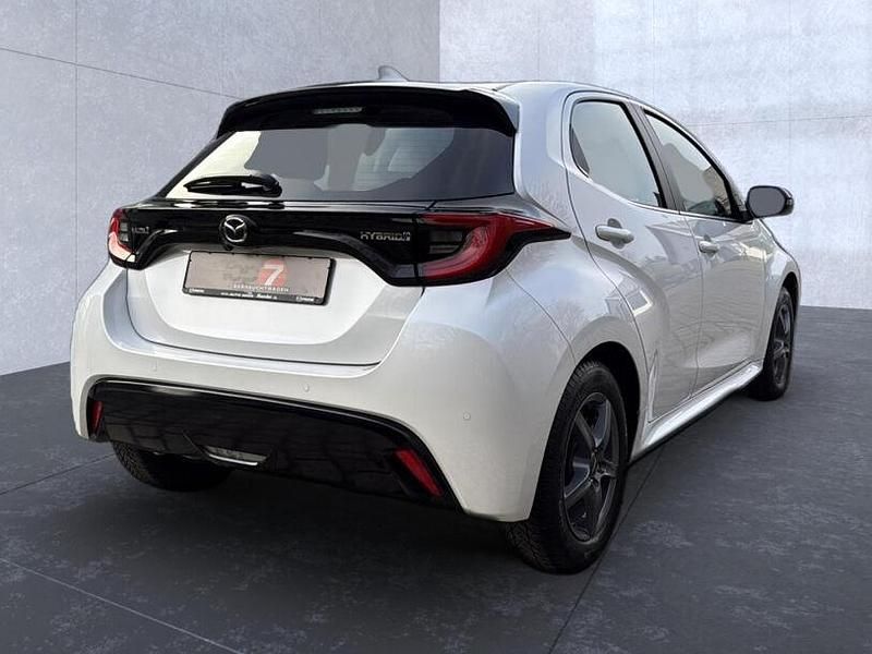 Gebraucht Mazda 2 116 PS (85 kW) 2022 Northern white pearl (metallic) Limousine