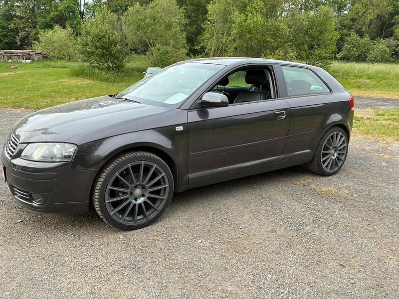 Schwarz Gebraucht 2004 Audi A3 S-Line Kleinwagen | 3.500 € (Fairer Preis) - Bild 1/4