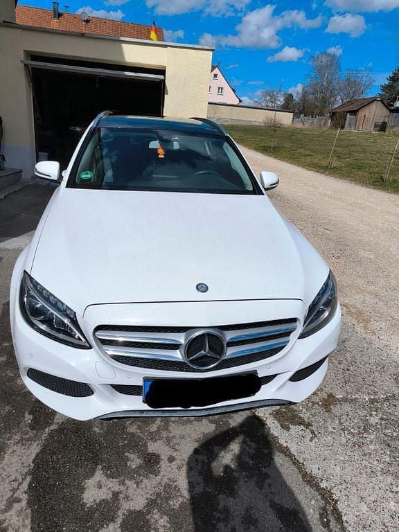 Gebraucht Mercedes C220 175 PS (128 kW) 2016 Weiß Kombi