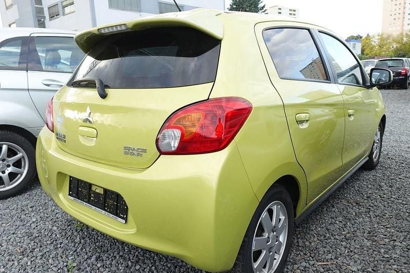 Gebraucht Mitsubishi Space Star 80 PS (58 kW) 2014 Gelb Van / Kleinbus