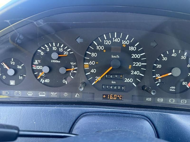 Gebraucht Mercedes SL300 231 PS (169 kW) 1990 Silber Cabrio