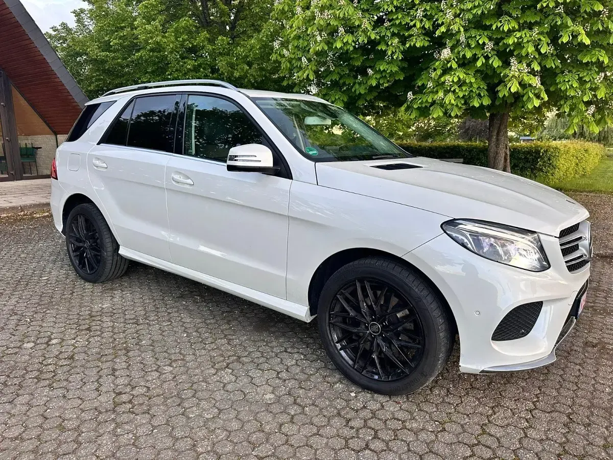 Gebraucht Mercedes GLE400 AMG line 333 PS (244 kW) 2017 Weiß SUV