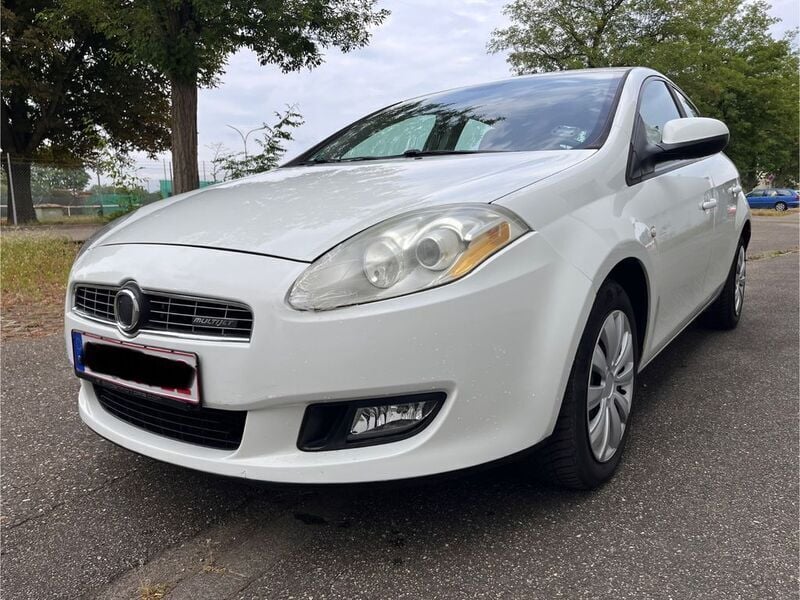 Weiß Gebraucht 2009 Fiat Bravo Dynamic Kleinwagen | 2.500 € (Guter Preis) - Bild 1/4
