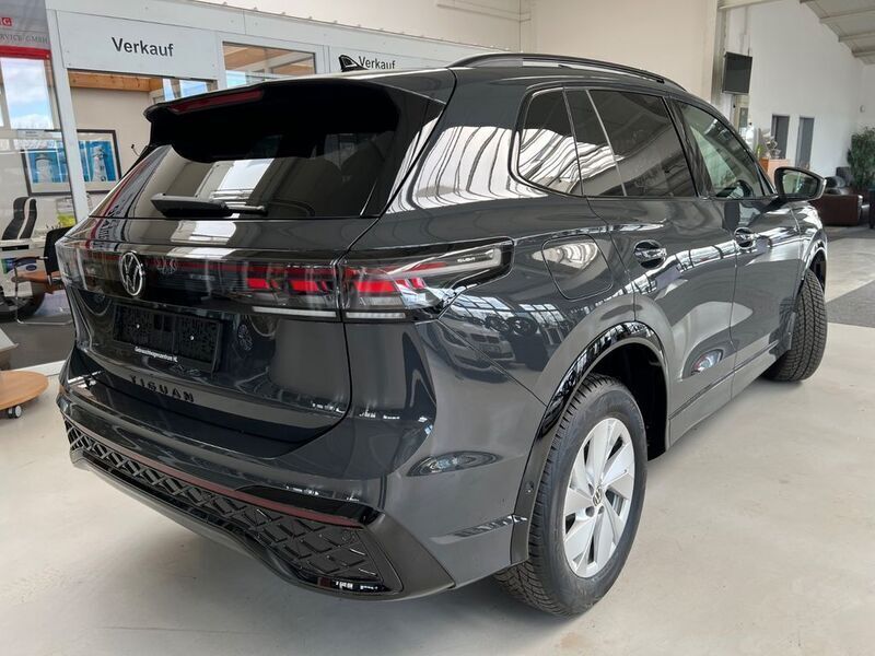 Neu VW Tiguan R-line 193 PS (141 kW) 2025 Grau SUV