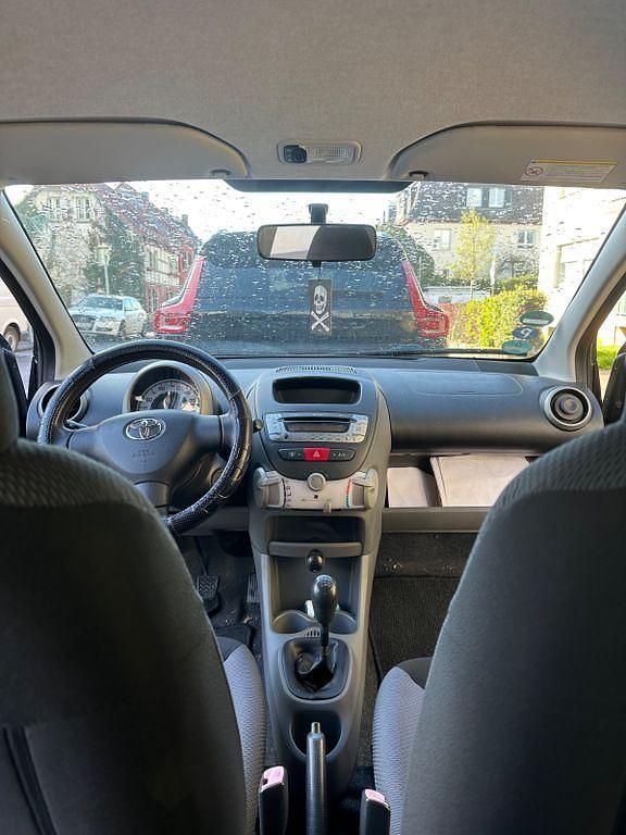 Gebraucht Toyota Aygo 68 PS (50 kW) 2006 Grau Kleinwagen