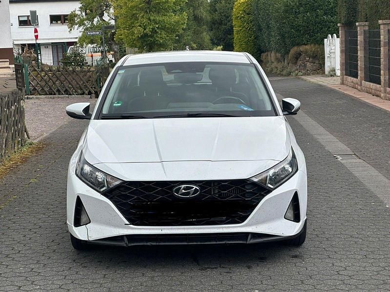 Weiß Gebraucht 2021 Hyundai i20 Select Kleinwagen | 8.200 € (Guter Preis) - Bild 1/4