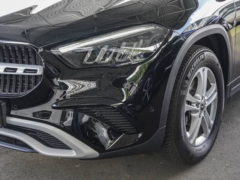 Gebraucht Mercedes GLA200 163 PS (119 kW) 2023 Schwarz SUV