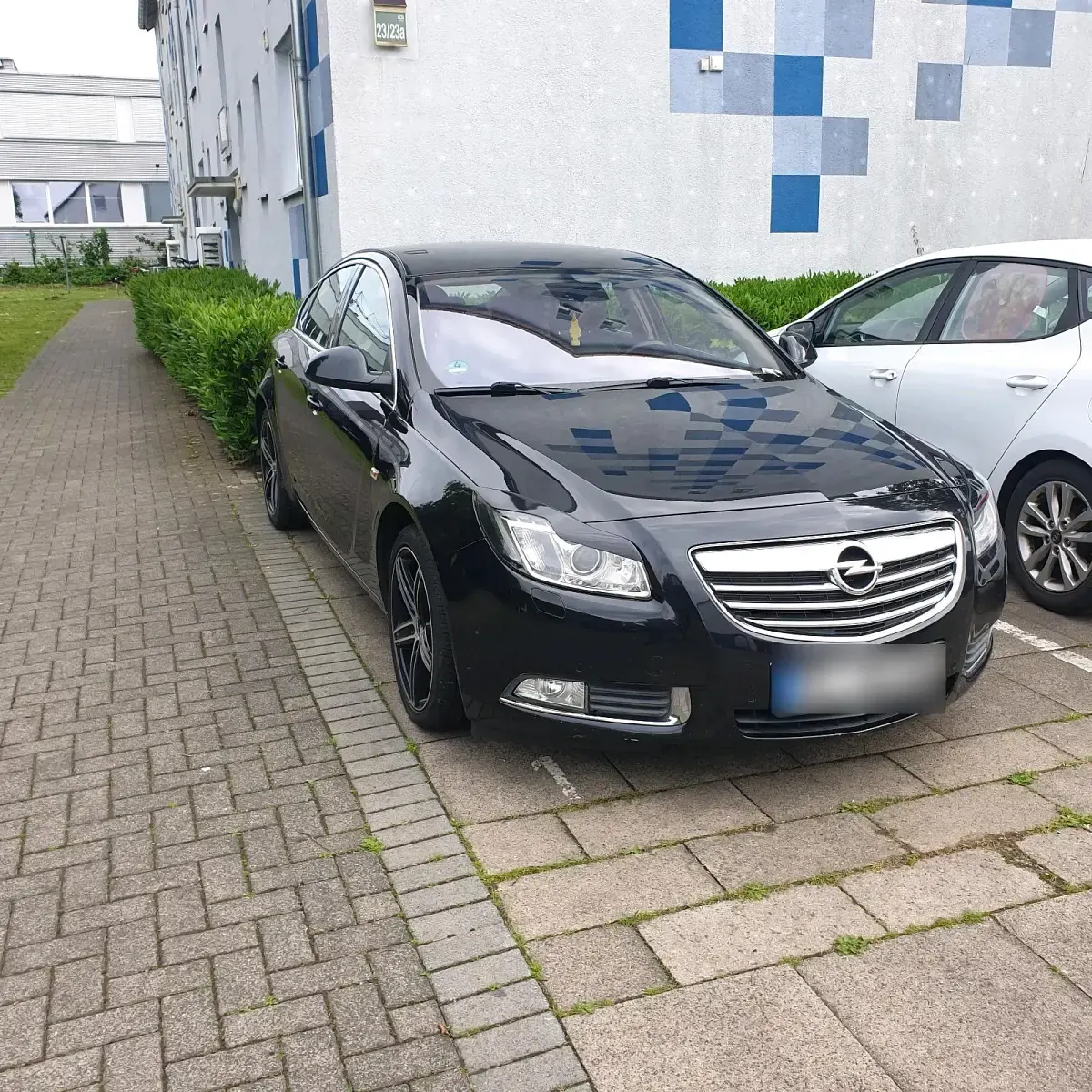 Gebraucht Opel Insignia 220 PS (161 kW) 2011 Schwarz Limousine