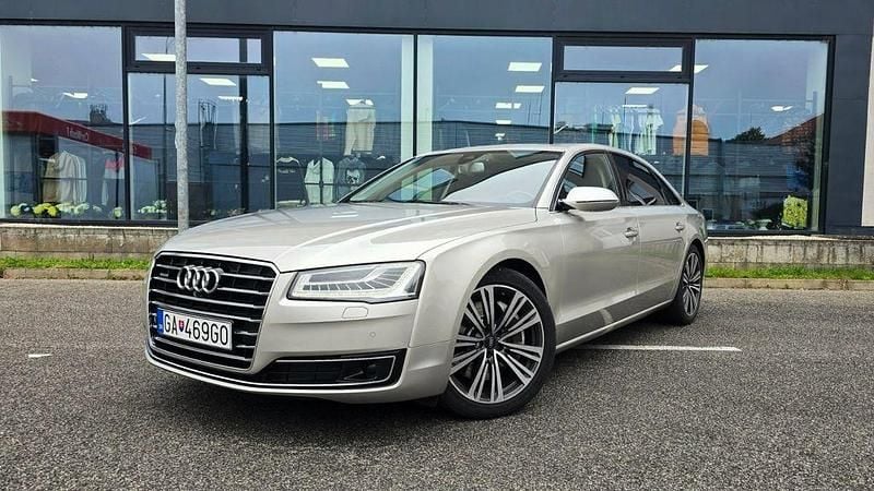 Second-hand Audi A8L 385 CP (283 kW) 2013 Auriu Berlinǎ