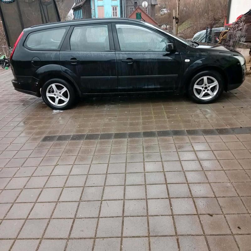 Gebraucht Ford Focus 105 PS (77 kW) 2006 Schwarz Kombi
