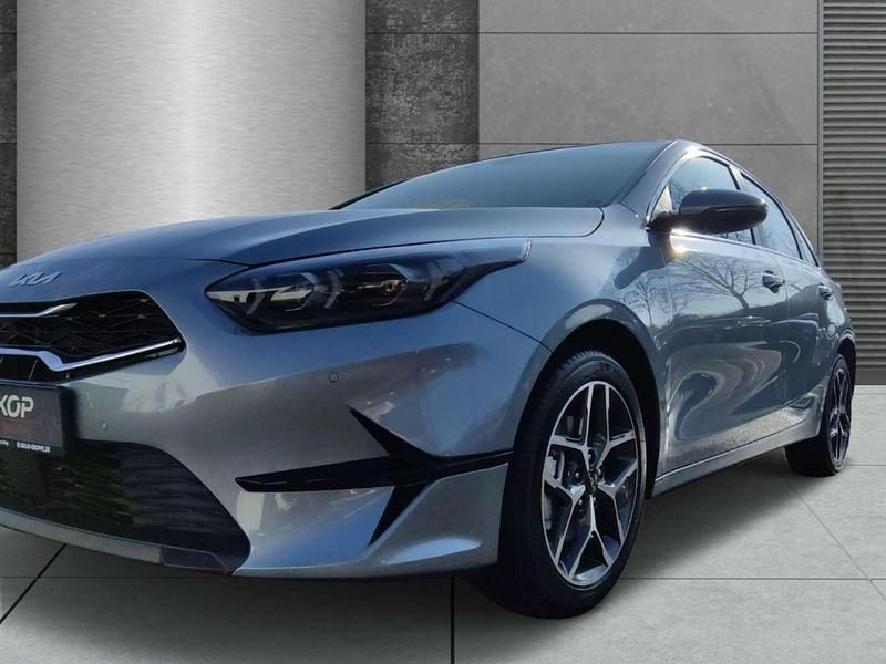 Neu Kia Ceed Style 140 PS (102 kW) 2025 Lunarsilber met. Kleinwagen