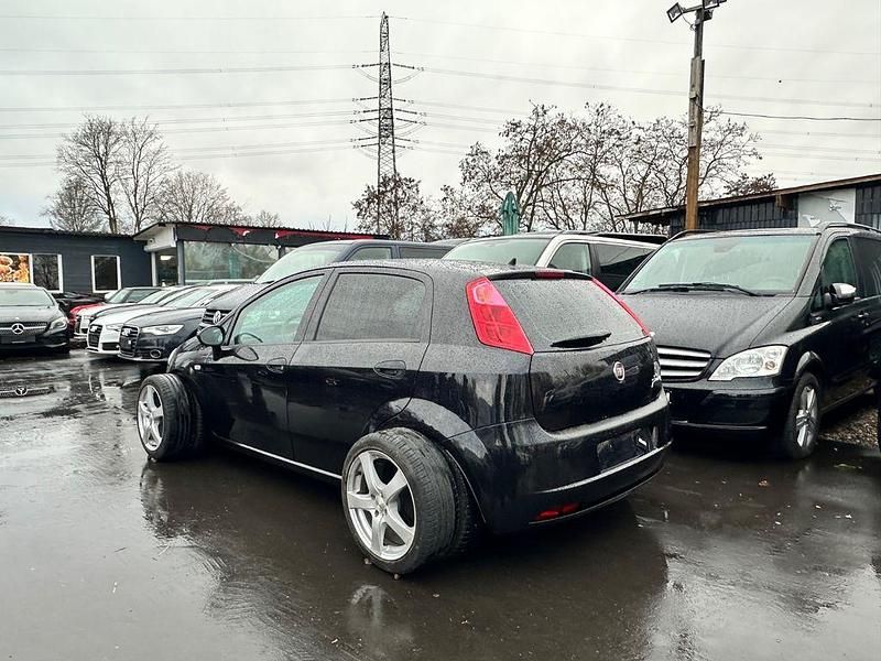 Gebraucht Fiat Punto 75 PS (55 kW) 2013 Schwarz Limousine