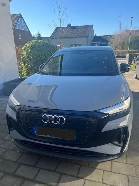 Gebraucht Audi Q4 e-tron S-Line 125 kW (170 PS) 2023 Grau SUV