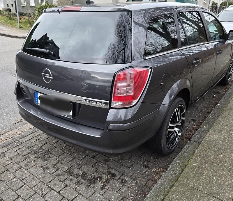 Gebraucht Opel Astra 110 PS (80 kW) 2010 Grau Kombi