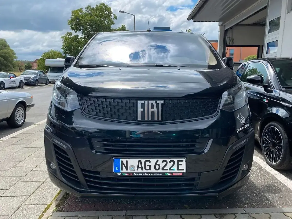 Gebraucht Fiat E-Ulysse 100 kW (136 PS) 2022 Perl schwarz metallic Van / Kleinbus