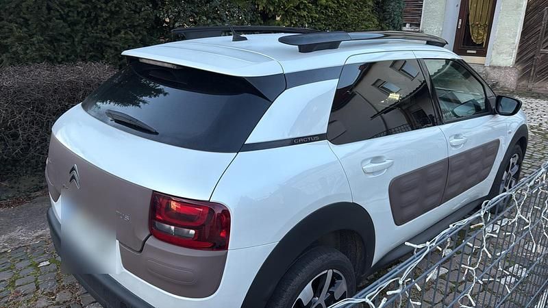 Gebraucht Citroën C4 Cactus 99 PS (72 kW) 2015 Weiß Kleinwagen