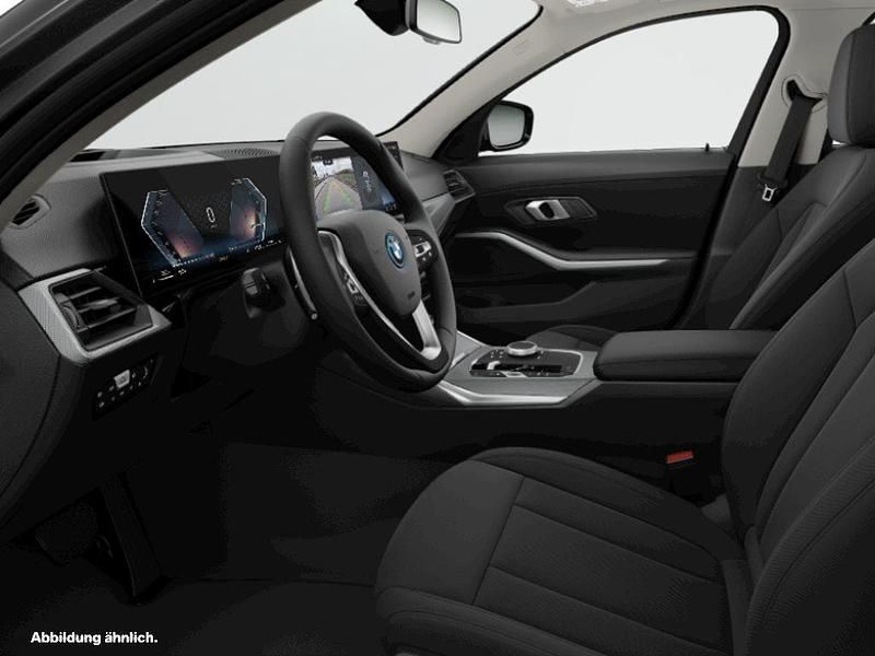 Schwarz Gebraucht 2023 BMW 330e Kombi | 37.953 € (Fairer Preis) - Bild 1/2