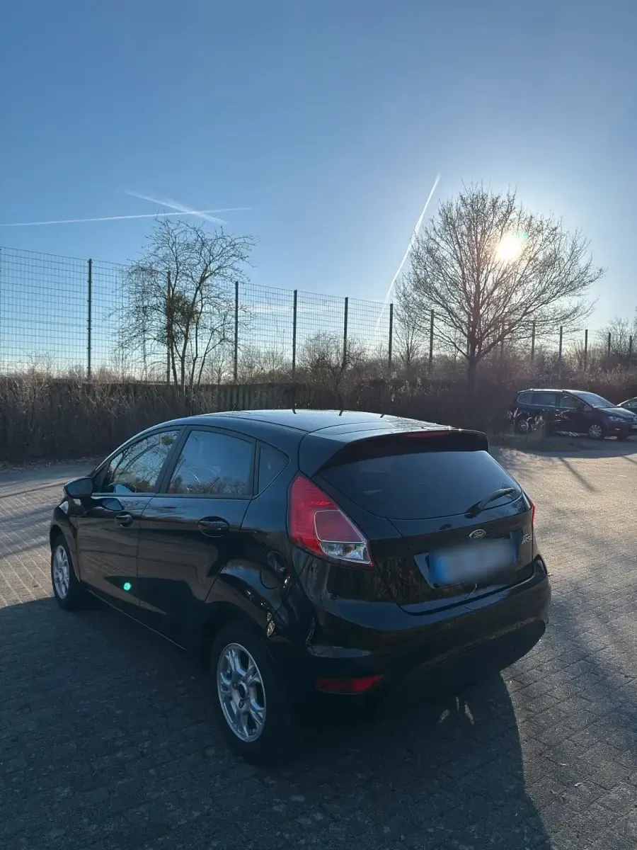 Gebraucht Ford Fiesta 80 PS (58 kW) 2017 Schwarz Kleinwagen
