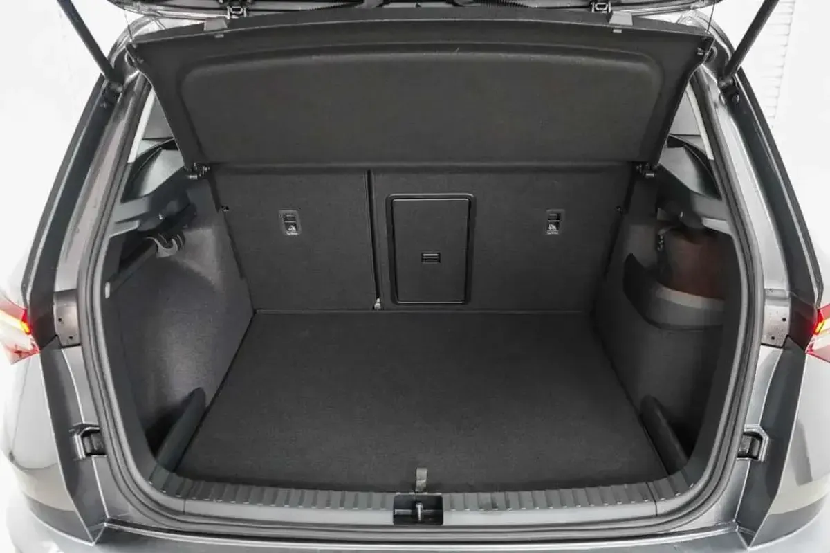 Neu Skoda Karoq Selection 150 PS (110 kW) 2026 Graphitgrau SUV
