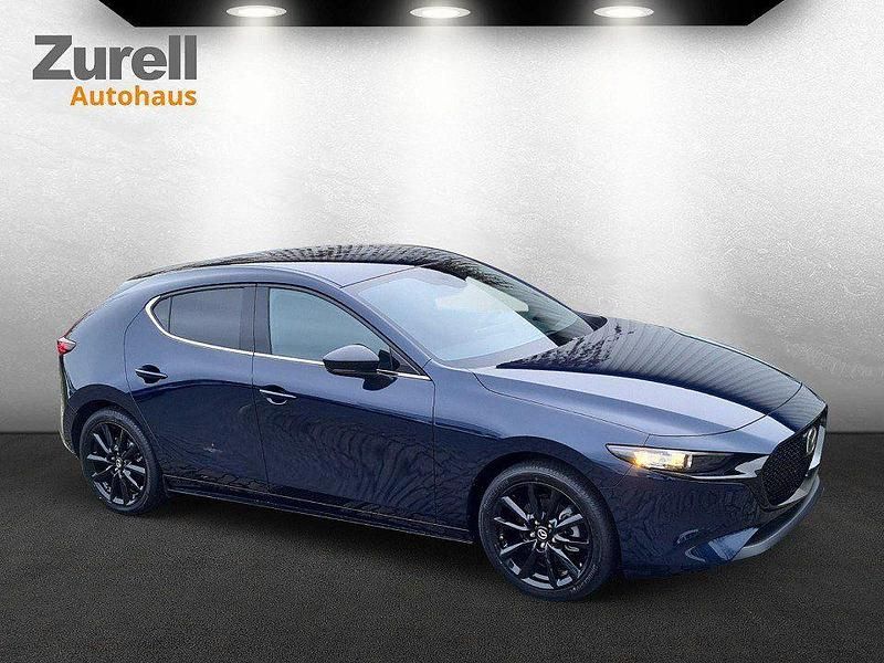 Deep crystal blue Neu 2025 Mazda 3 Homura-Line Limousine | 24.555 € - Bild 1/4