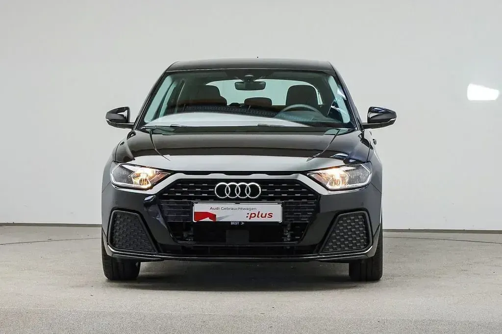 Gebraucht Audi A1 Sportback Basis 95 PS (69 kW) 2024 0e mythosschwarz metallic (metallic) Kleinwagen