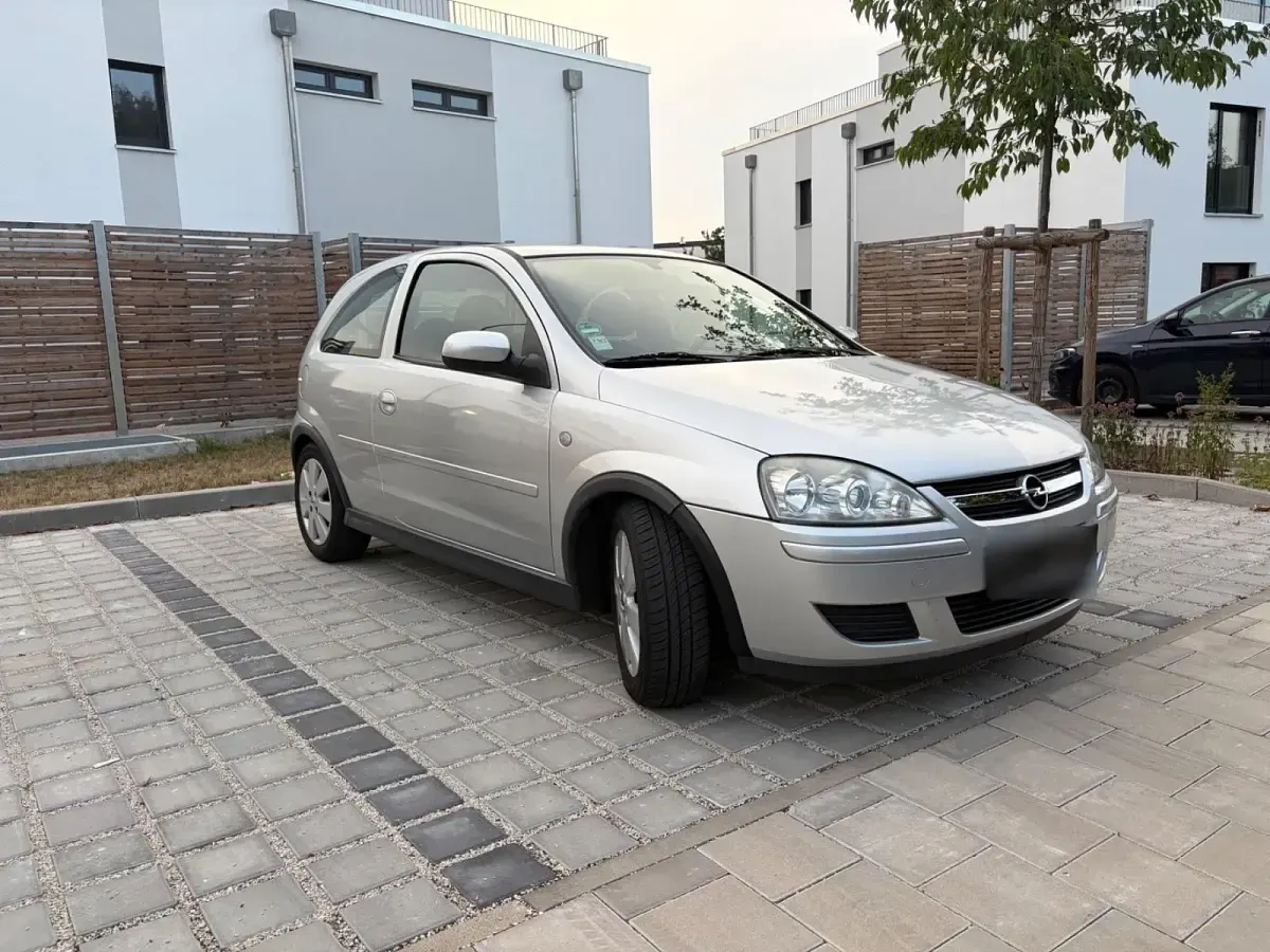 Gebraucht Opel Corsa 80 PS (58 kW) 2005 Silber Kleinwagen