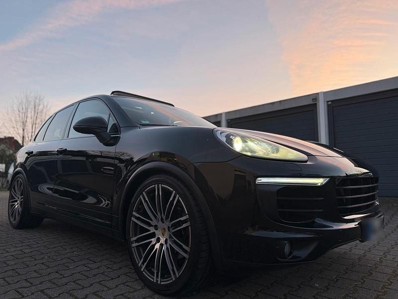 Second-hand Porsche Cayenne 262 CP (192 kW) 2016 Negru SUV
