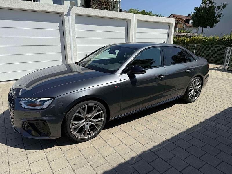 Grau Gebraucht 2024 Audi A4 Competition Limousine | 33.900 € (Superpreis) - Bild 1/4