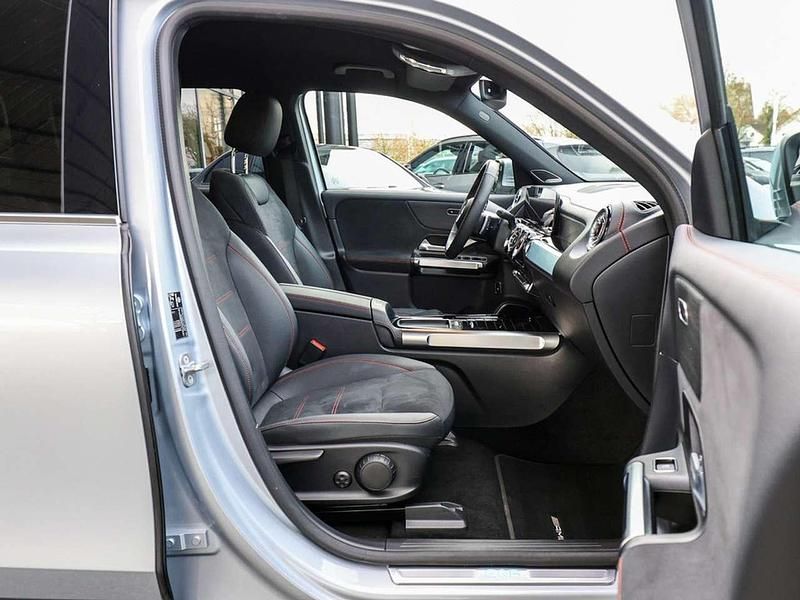 Gebraucht Mercedes EQB300 Advanced Plus 167 kW (228 PS) 2025 Silber / hightechsilber SUV