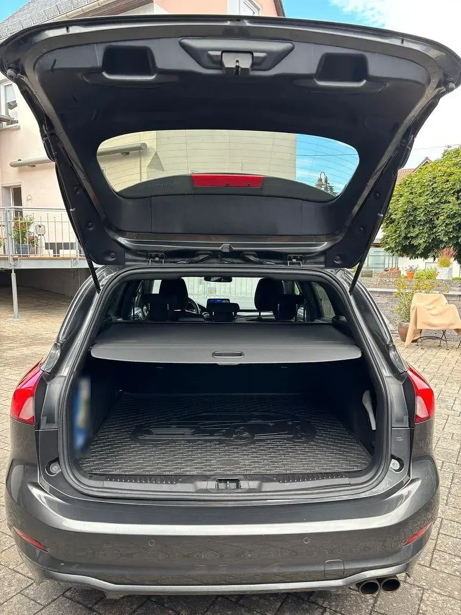 Gebraucht Ford Focus ST-Line 125 PS (91 kW) 2020 Grau Kombi